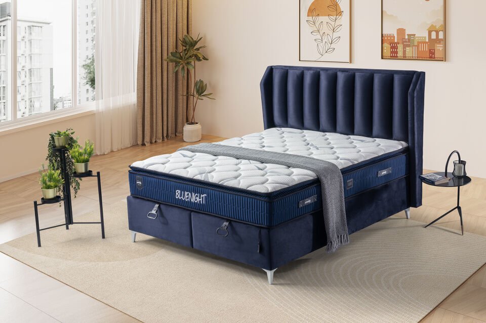 Blue Night Başlık